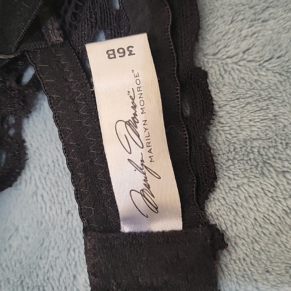 Marilyn Monroe Padded Bra - Picture 3 of 3